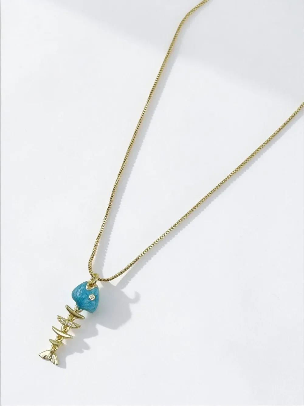 Fishbone Pendant Necklace Q1077